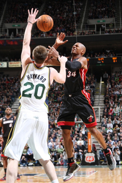 背靠强大的 背靠强大的